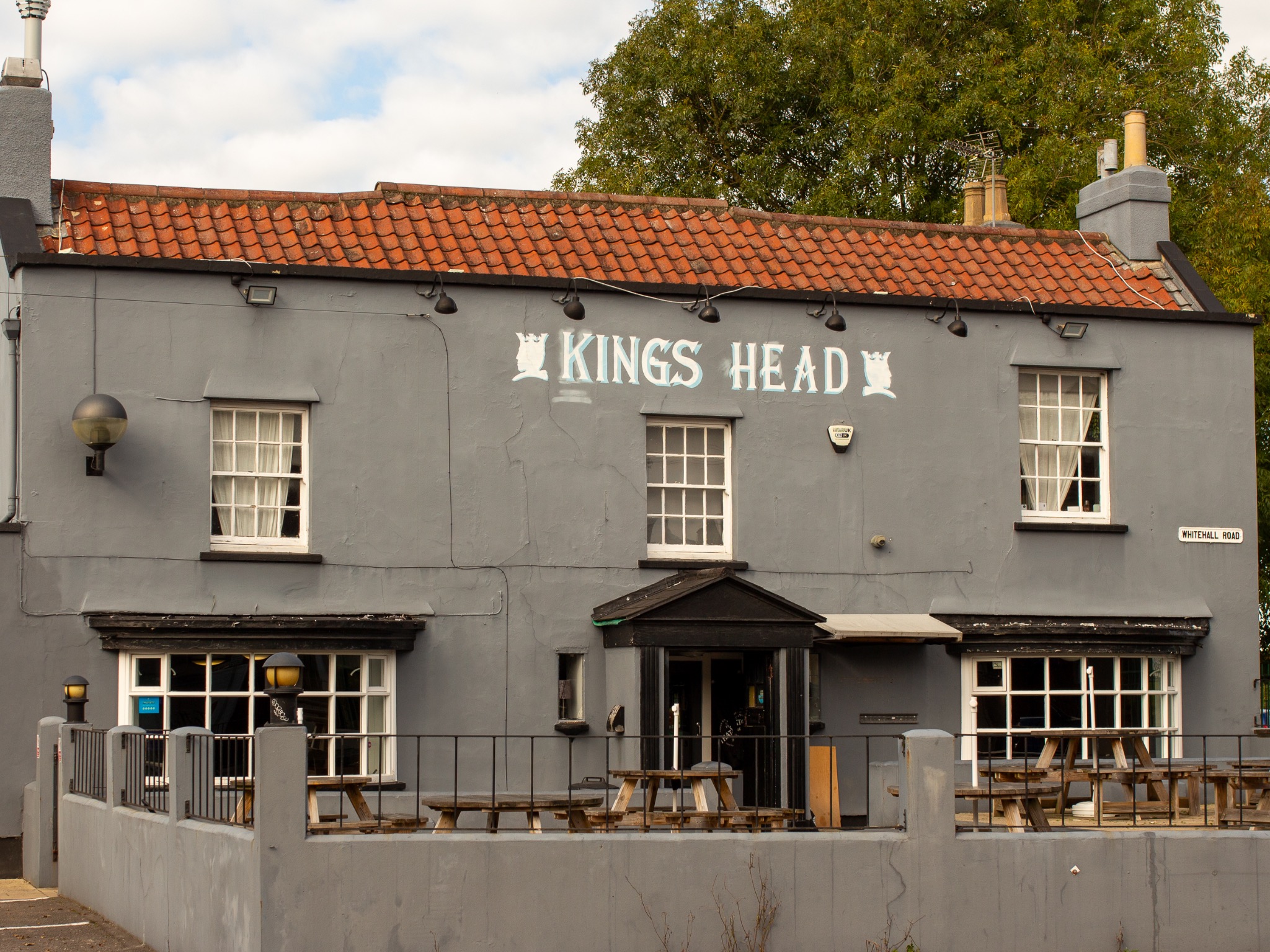 The Kings Head pub grounds and frontage